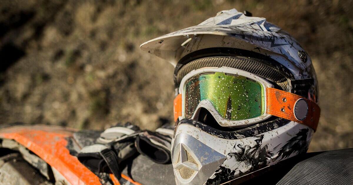 professional full-face dirt bike helmet